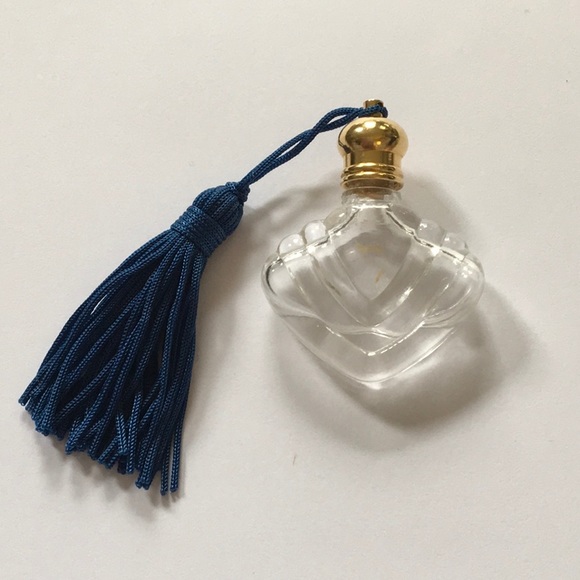 Small Glass Perfume Fragrance Bottle Necklace Tassle Gold Tone Screw Top NEW - Picture 1 of 2
